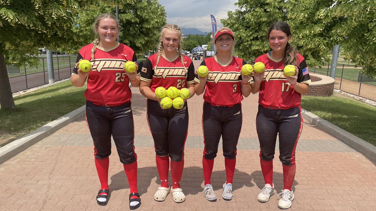 Epic04Smith's tweet photo. Not a bad start in Colorado. 3-1 in pool play. Bomb squad was in full effect!
Addisyn Peterson 💣💣 Maddison Conley💣💣💣💣💣💣💣 Karli Wehunt 💣💣  Kylie Kuykendall 💣💣   #playepic #epicsb #bombssquad #cosparkfire @EpicFastpitchO @Epic__SB https://t.co/z10yulw3Gh