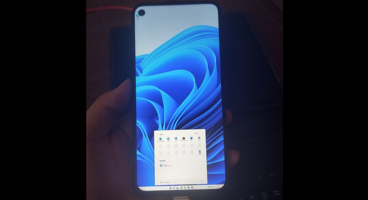 WindowsLatest's tweet photo. Devs start bringing Windows 11 to Android phones https://t.co/77rmrn6qvD #Windows11 https://t.co/Q8vs9JXeNw