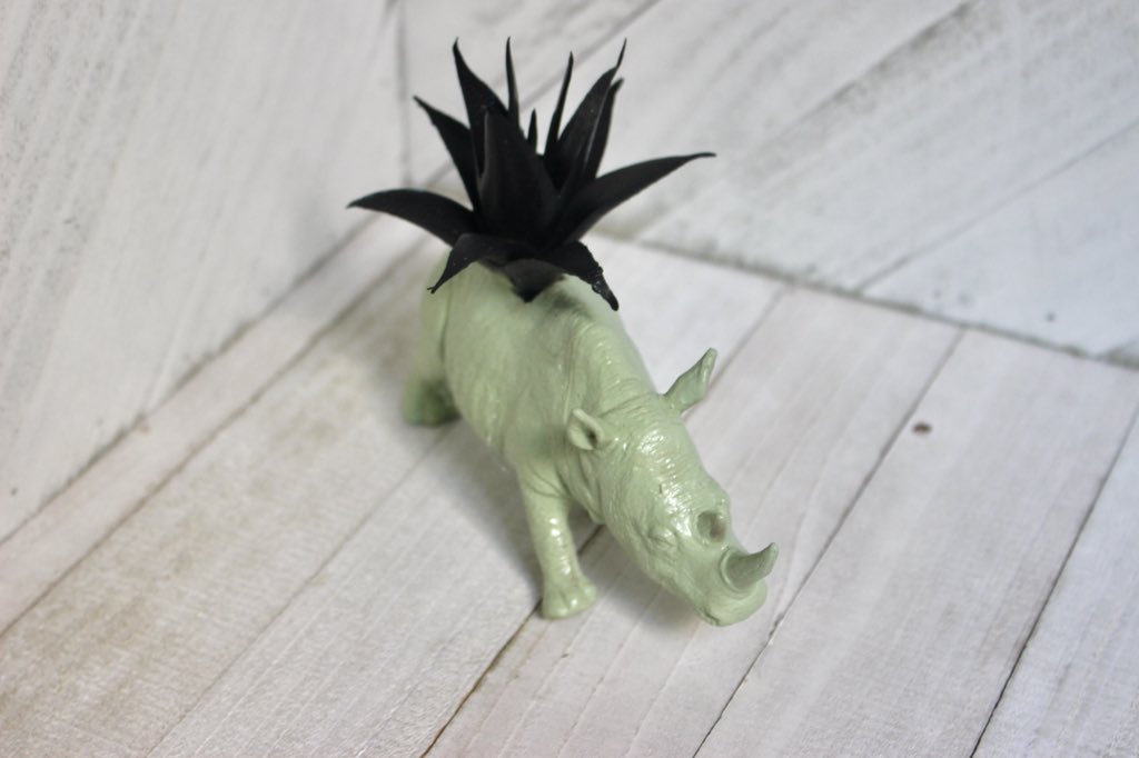 RepurposedT's tweet image. Quirky and fun, these novelty planters are sure to brighten up any room or desk. #rhino  #fun #novelty #unique #quirky #homedecor #green #zooanimals #planter #succulent #gifts #etsy #forsale #buynow #decor #girlboss #smallbusiness  etsy.com/listing/103101…