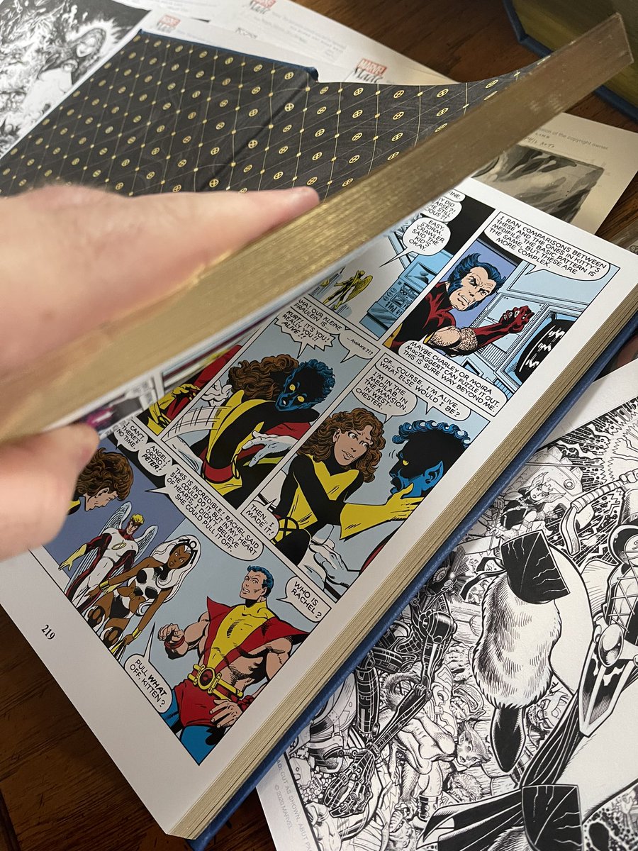The Marvel Made Paragon Collection: Chris Claremont Premier Bundle just arrived! Pictures: Very pretty gold-gilded pages, hand written note from #ChrisClaremont, signed certificate by @CBCebulski, collectors box… 
#XMen #comics