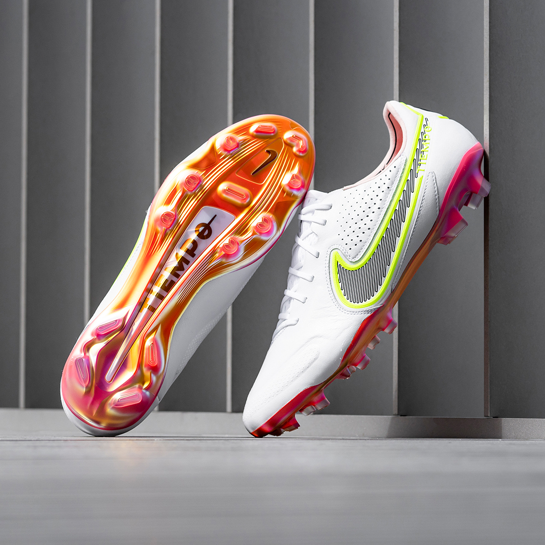 kool veronderstellen Luxe Pro:Direct Soccer on Twitter: "A first look at the Nike Tiempo Legend 9  💥The lightest ever Tiempo ☁️ Dropping at Pro:Direct Soccer on July 15 🔜  First impressions? https://t.co/MHvu5gmmhR" / Twitter