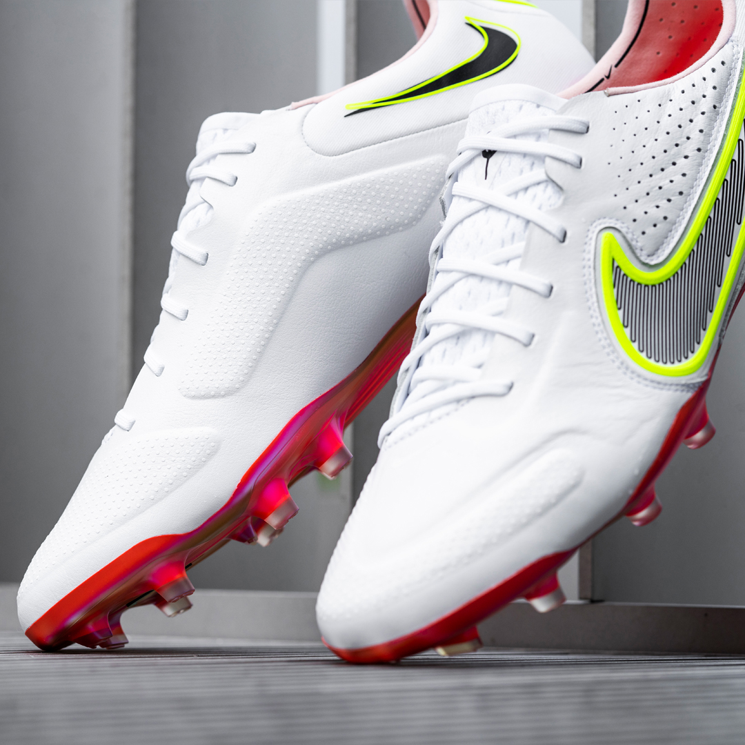 foragte tandlæge Horn Pro:Direct Soccer on Twitter: "A first look at the Nike Tiempo Legend 9  💥The lightest ever Tiempo ☁️ Dropping at Pro:Direct Soccer on July 15 🔜  First impressions? https://t.co/MHvu5gmmhR" / Twitter