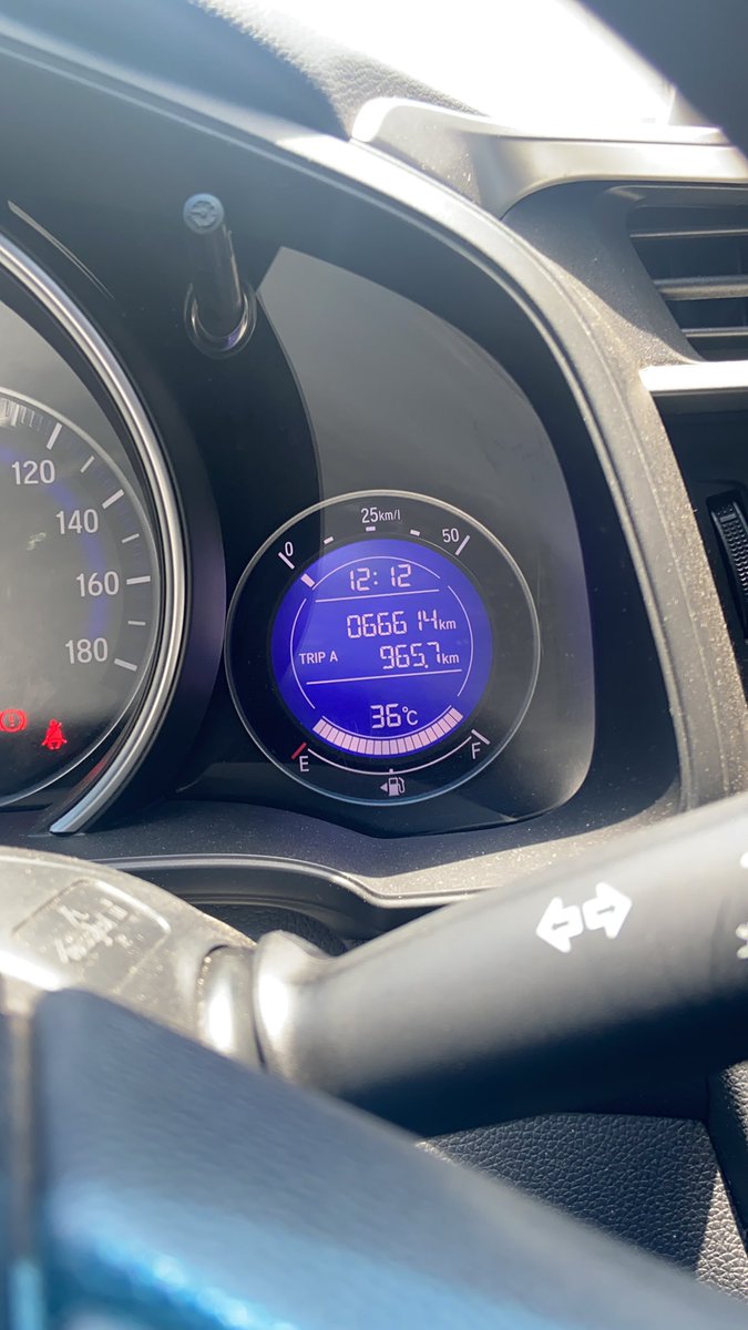 xMend3z's tweet photo. @itsajeffi low key telling me to buy gas 😂 https://t.co/IlCCfuouJy