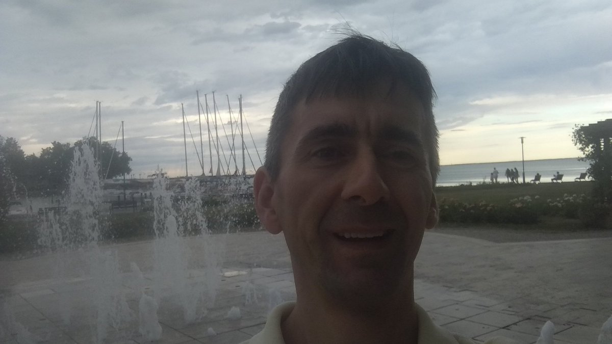 AttilaTurzo's tweet photo. 146 days streak! Beach running for the chess grandmaster(gm) title. the next gm tourney will start in 2 days. live rating: 2313 #gmrunning please send positive thoughts! thank you for your support! #teamturzo https://t.co/ksrB1L0s5v