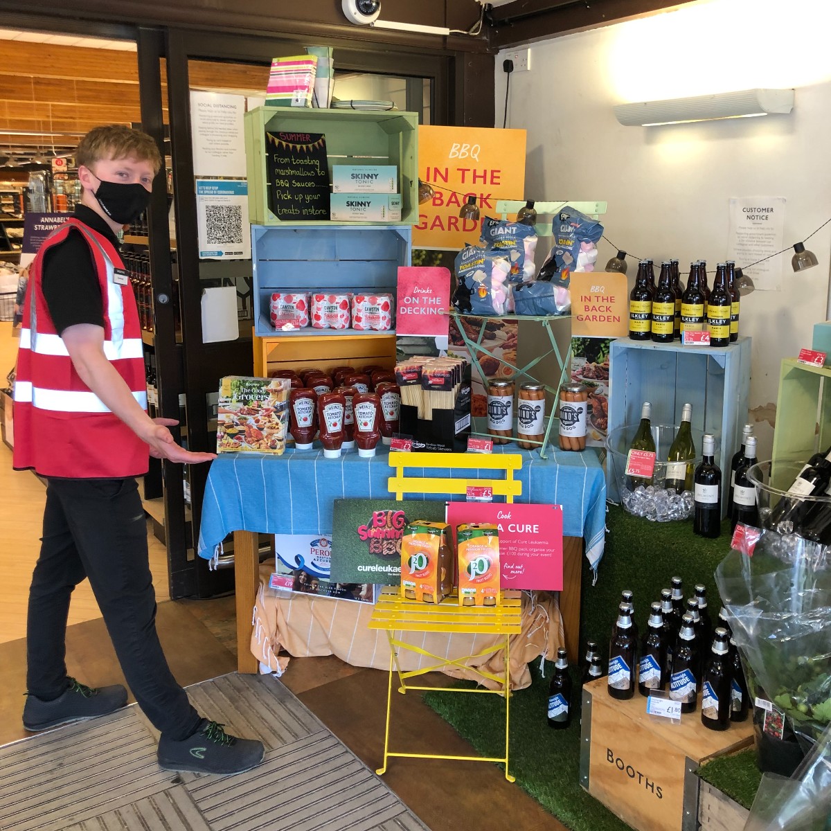 BoothsCountry's tweet photo. Conrad at #Windermere and Jane at #StAnnes encouraging you to #CookForACure today 😎

We'd like to encourage you to take part in the @BigSummerBBQ to fundraise for @CureLeukaemia, so our fab teams have pulled together the essentials! Find out more>>https://t.co/XZgk9meUaL https://t.co/4Jb8jEGhOc