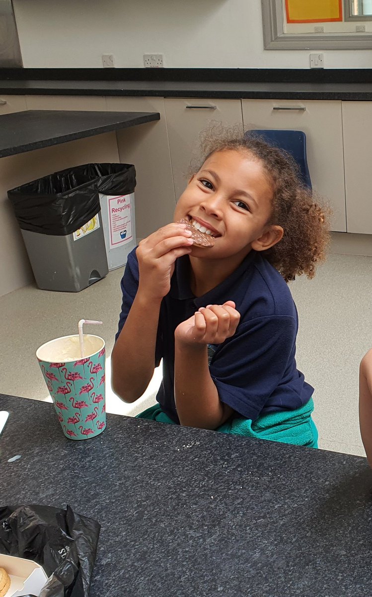 Some of year 3 loving their lemonade float and delicious biscuits. 😋❤