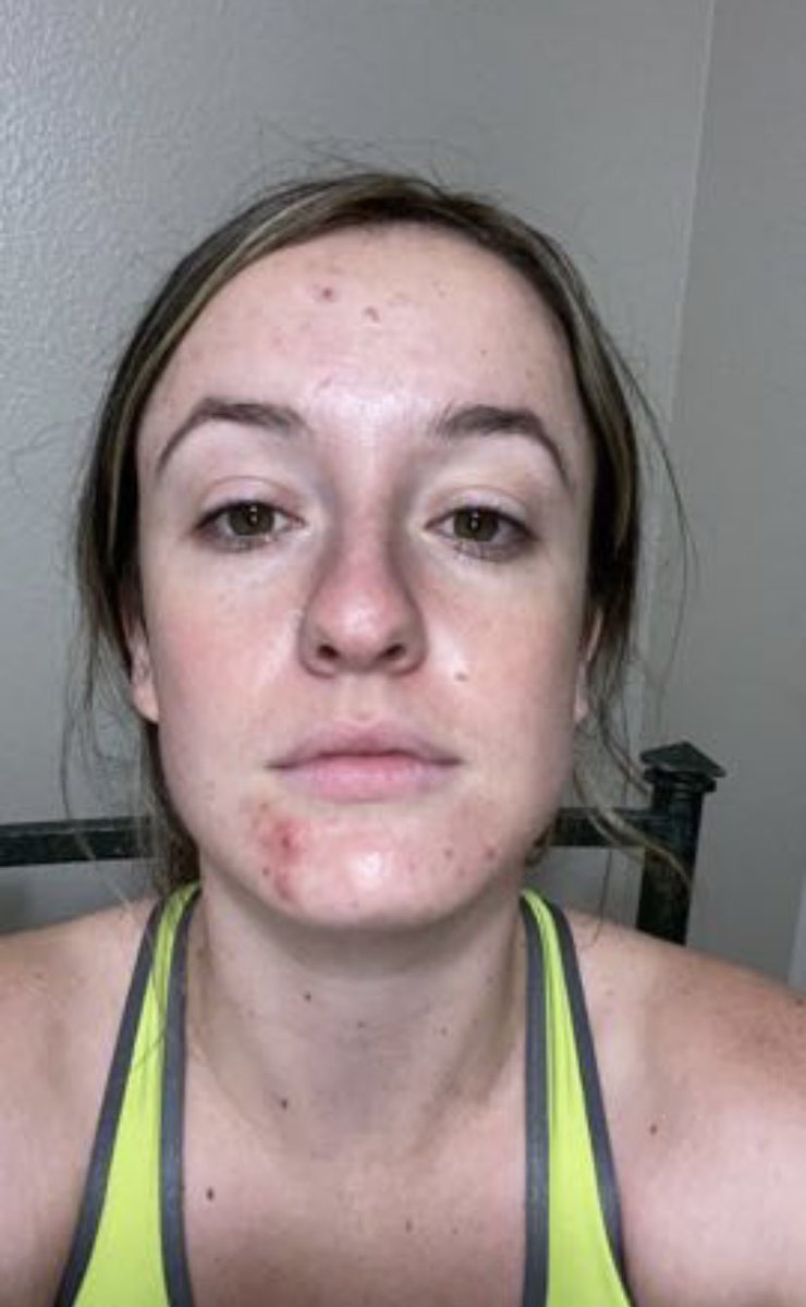 devyn_pdx's tweet photo. when u let ppl treat you like shit vs. when you put yourself first #oneyeardifference https://t.co/l5vZgQXUmG