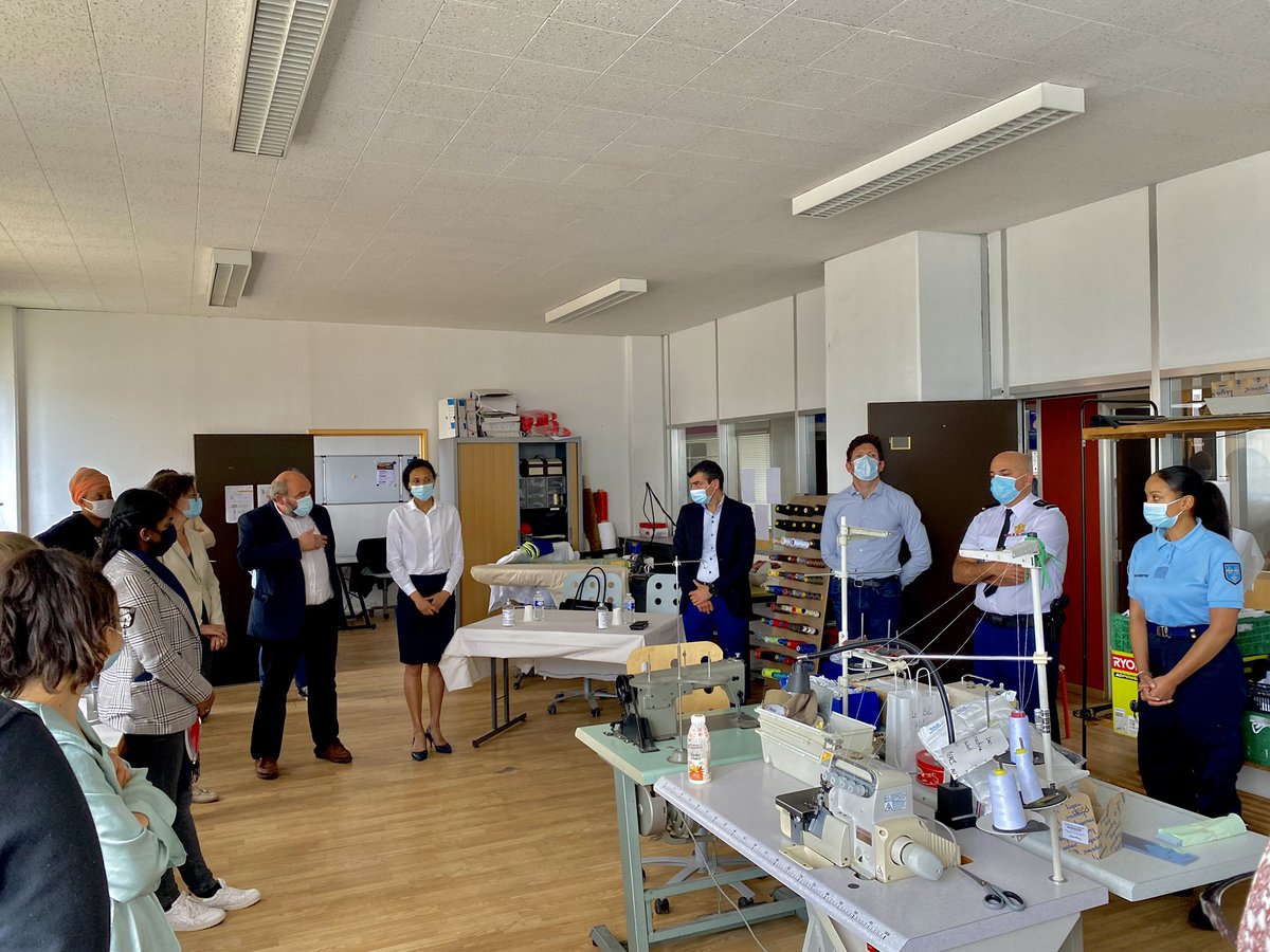Prefet77's tweet photo. Rencontre avec les #jeunes suivis par l’association Germinale à @VilleDeMeaux PRIJ, chantiers d'insertion couture, Meaux à vélo, auto-école associative. Histoires de parcours et de réussites individuelles et collective 

#1jeune1solution, #QuartiersdÉté, #PolitiqueDeLaVille https://t.co/sLbUNDo7Ug