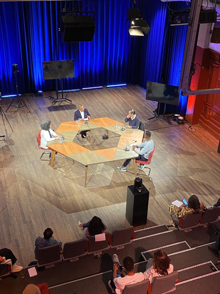 Vanavond vanuit @DeBalie excuses van de stad #Amsterdam over slavernij verleden. Met conservator Valika Smeulders, kunstenaar Charl Landvreugd, auteur Reggie Baay en wethouder @touriameliani. Kijk live mee via de site @DeBalie.