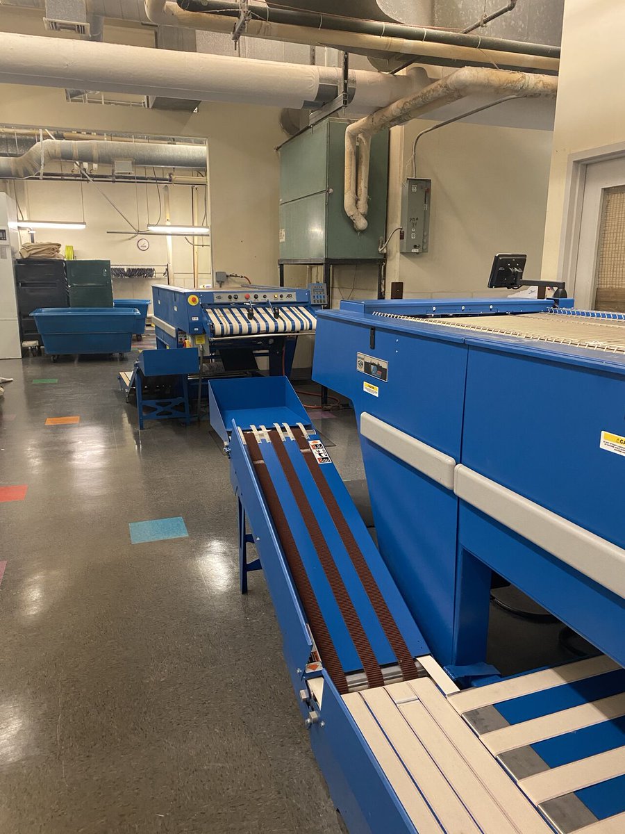 wsdlaundry's tweet photo. When our client needed a second folder &amp; a legger press quickly, WSD delivered. An Air Chicago Elite Folder &amp; a Forenta Legger Press were delivered &amp; installed in record speed!

Contact a Specialist to learn how we can quickly help solve your #OPL needs: https://t.co/ioJy6UsaKM https://t.co/gdxqBQdFdI