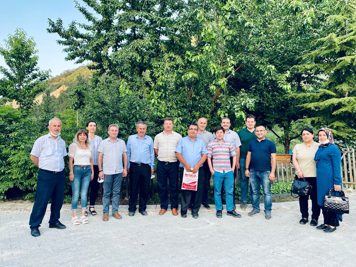 Mudurnu İlçe Milli Eğitim Müdürlüğümüzün, kıymetli şefi, Sn. Yakup Öztürk’ün veda yemeğindeydik. Kendisinin Bolu İl Milli Eğitim Müdürlüğüne tayini çıkmıştır. Beş yıldan beri, İlçe Milli Eğitim camiamıza katkılarından dolayı teşekkür eder, yeni görev yerinde başarılar dileriz.