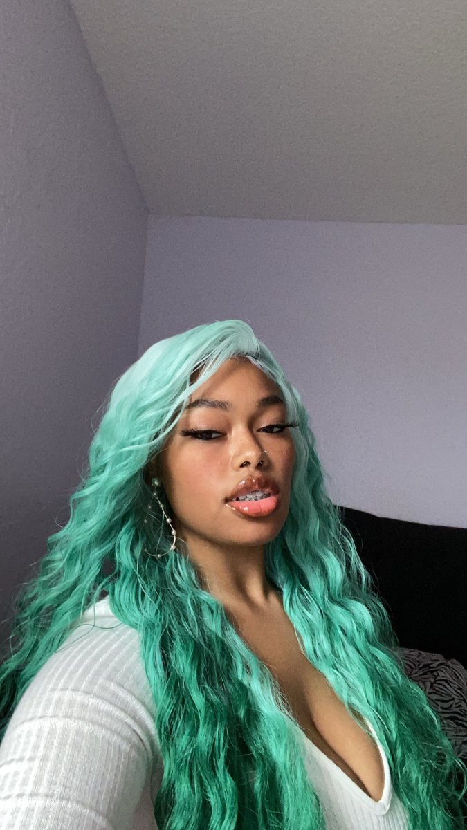 TheePrincessJaz's tweet photo. Wavy🧜🏽‍♀️🌊 https://t.co/vNugplBWSC