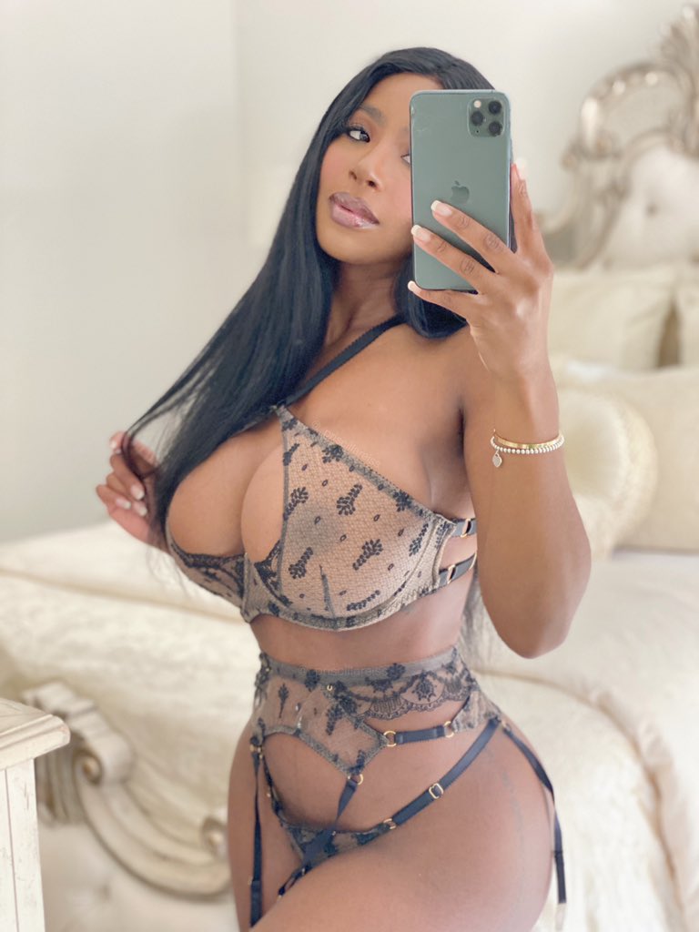 Priscilla Reiss sunbathing nude