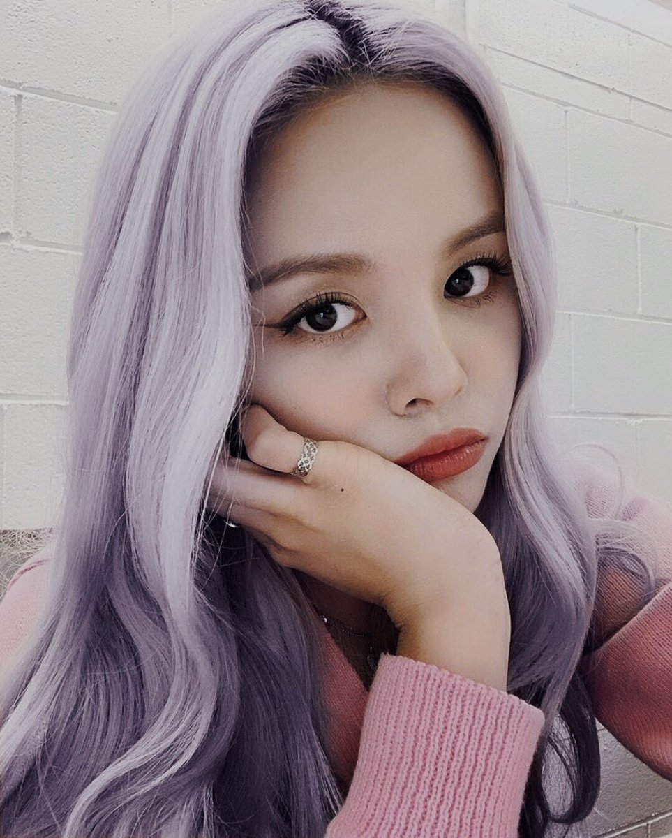 EGIRLSORN's tweet image. #손 #씨엘씨