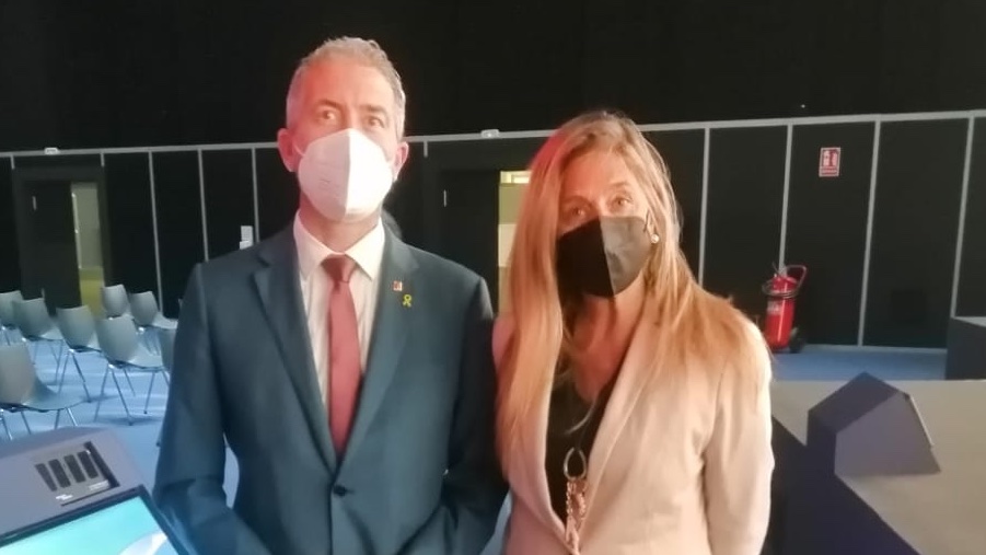 La nostra professora Anna Domingo, del col·legi @Maristeslleida, a la presentació del #mSchoolsEdChange al #MWC21 a càrrec del conseller d'<a href="/educaciocat/">Educació</a>, <a href="/JosepGCambray/">Josep G. Cambray</a>, sobre el #PlaEducacióDigital de les escoles de Catalunya. #digitalització #transformacióeducativa