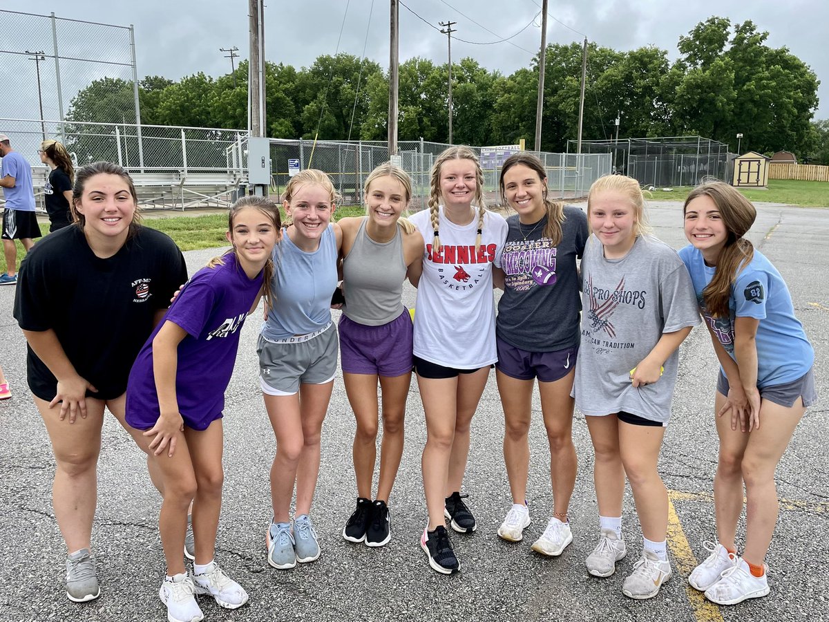 ChristyLReeves's tweet image. And the winner is…
SUPERSTARS with 150 pts!! 

Final Points were: 
Superstars-150 pts
The Chicks-137 pts
#OneSenior- 135 pts
Sharks-131 pts
Team Swag-116 pts
Cheer + Some-114 pts

Proud of all these ladies and all their hard work!! Keep pushin’!
#ChickStrong #strongertogether