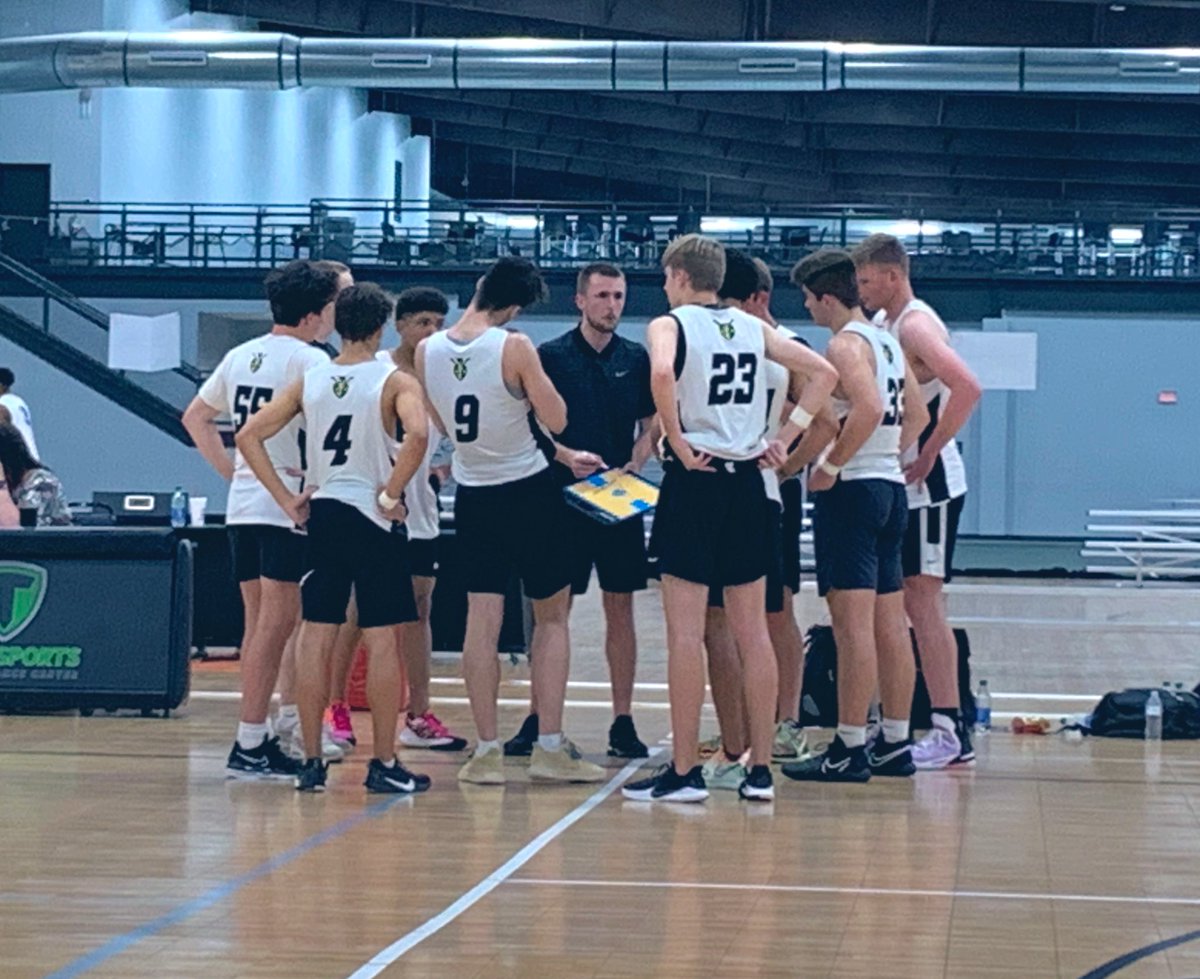 Aidan_Johnston1's tweet photo. Back at it this weekend #phfinale @OKSwarmElite17u @James_Bagwell23 @CooperPeterson4 https://t.co/rtoutM50CY