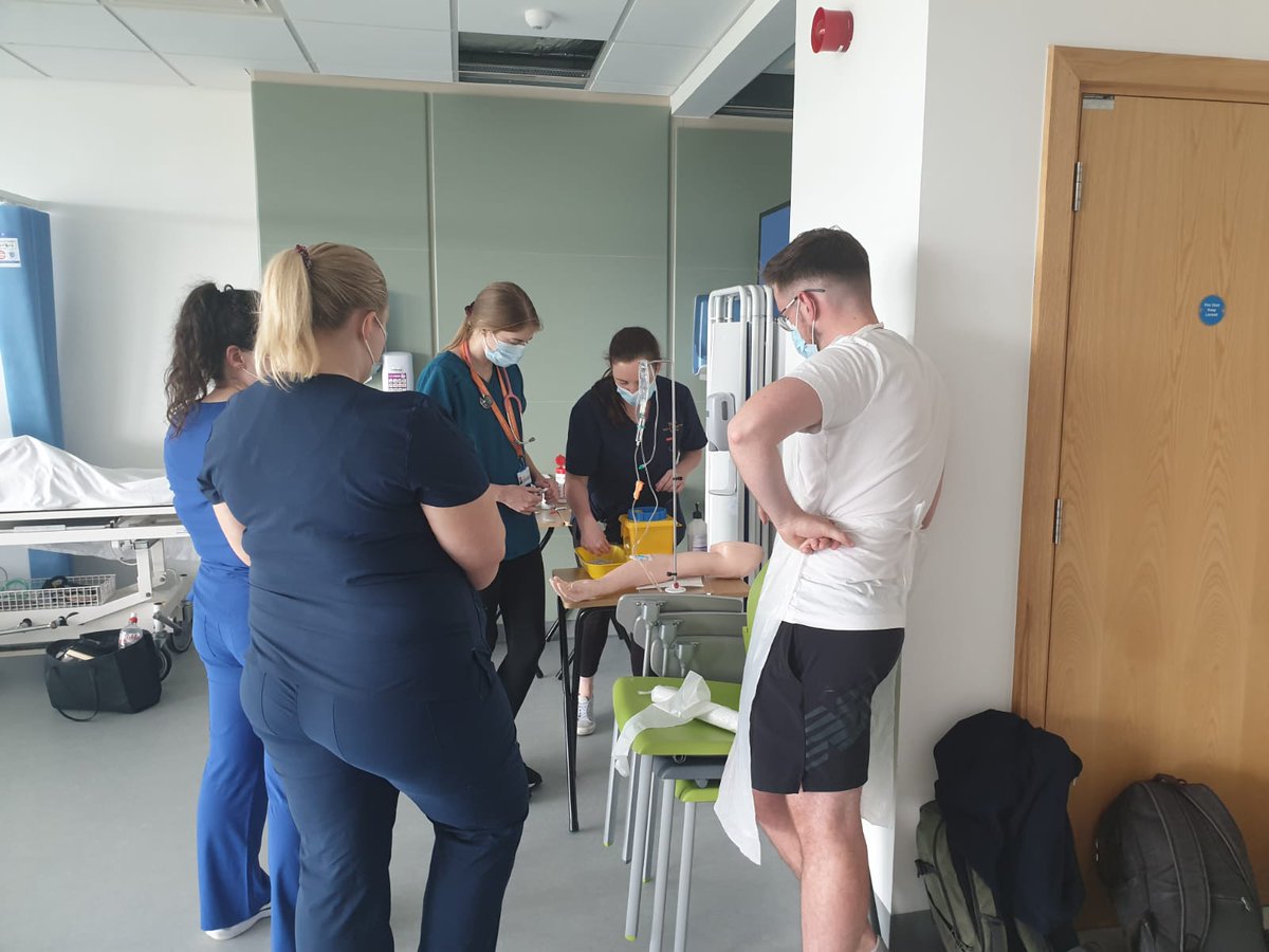 FionaOSullivan3's tweet photo. @letterkennysim Looks great. All our new interns were left standing! #interninduction #Simulation @mcc_ger @DrDaraByrne @GeorginaKilcoy3 @EMedSligo https://t.co/ENo1oeekNO