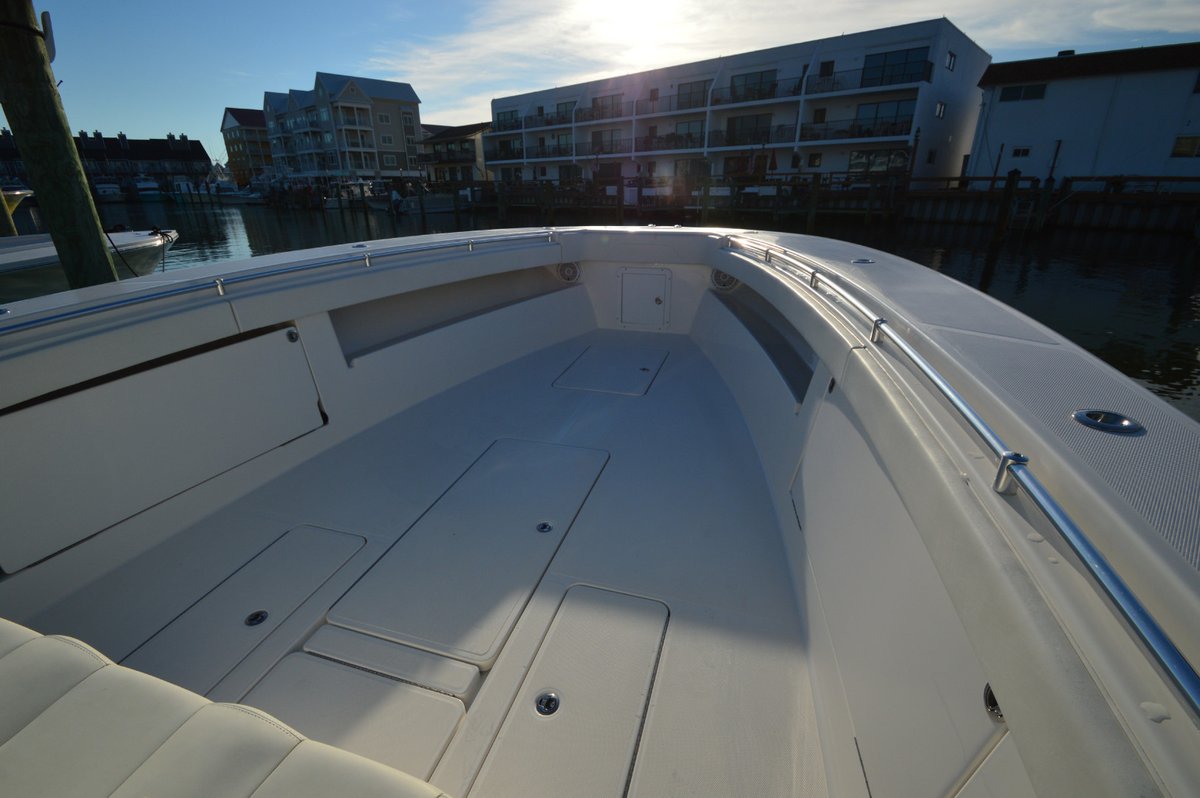 BluewaterYS's tweet photo. The 42' Invincible Open Fisherman "Killbox" is now on the market in Ocean City, Maryland! This boat has plenty of power with quad Mercury 300 Verados, and a soft and dry ride thanks to the ventilated stepped-v tunnel in the hull. #invincibleboats
https://t.co/gxIV4LokTZ https://t.co/Ivglb2vrkx