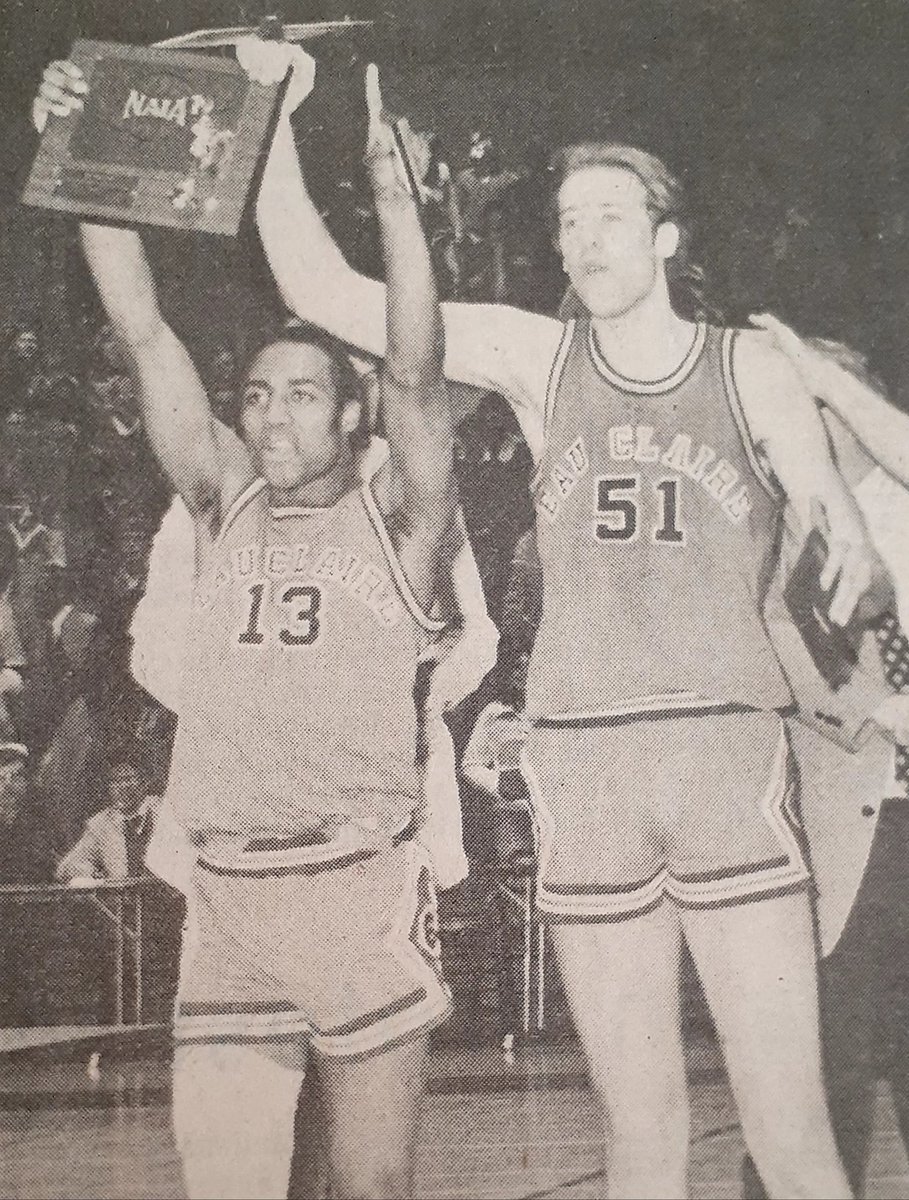 gibhinz's tweet photo. I'm saddened to learn of the passing of a great teammate of mine @UWECMBB, Johnny Washington. Johnny lived life the way he played on both ends of the court - a passion for success and a determination to  never give up. @UWECblugolds #GoBlugolds #UWEC https://t.co/s8Ral9HuNK