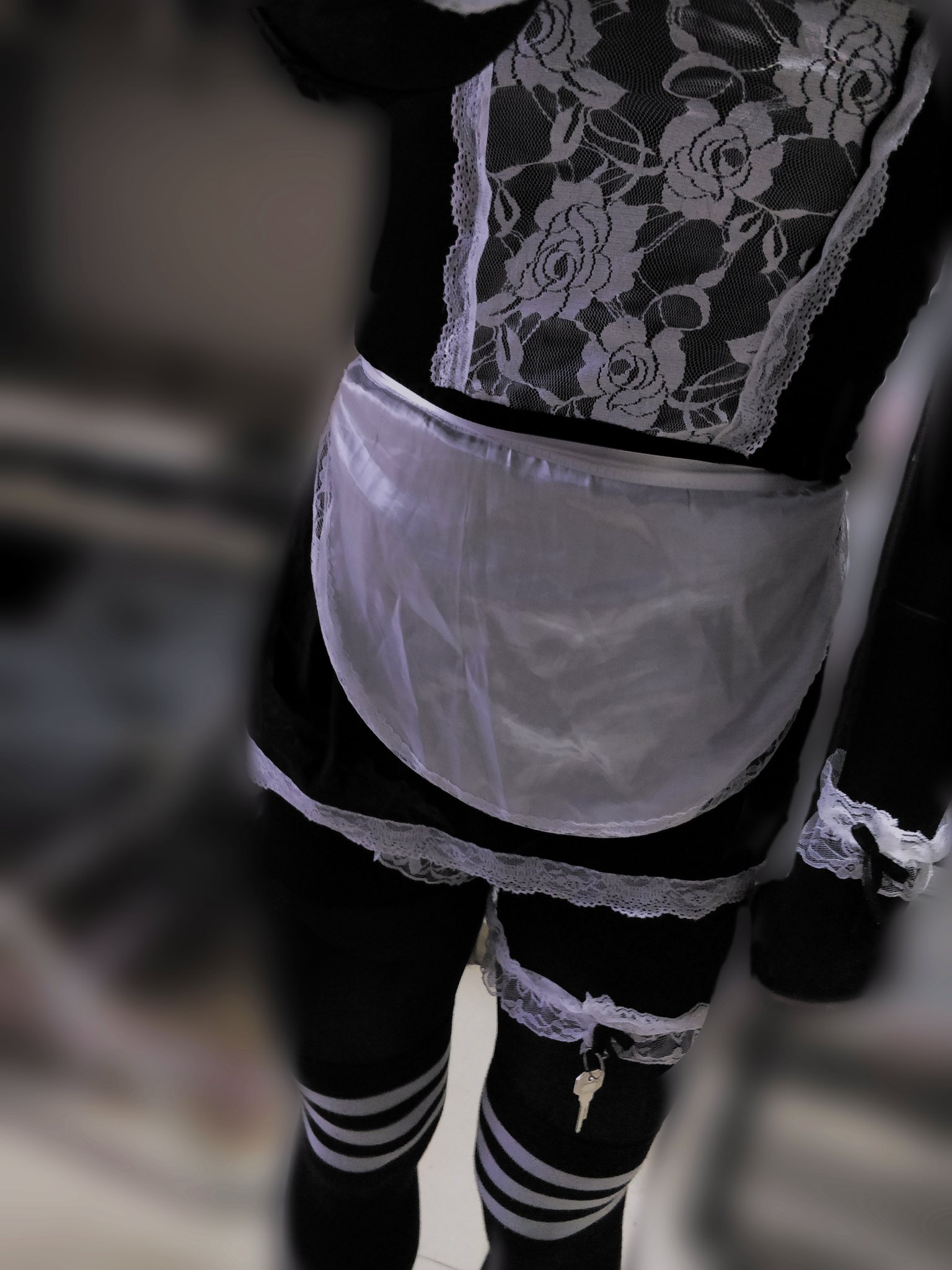 见见你on Twitter 一个故意露出内裤试图挑逗主人 渴望被调教的绒布球女仆 不仅仅是女体化的改造初见成效 心理上的女性化改造也越来越接近完成 好想就这样抓住颈绳 从后面进入无法反抗的她的身体啊 女仆看着镜子里的自己 欲望逐渐高涨 T Co