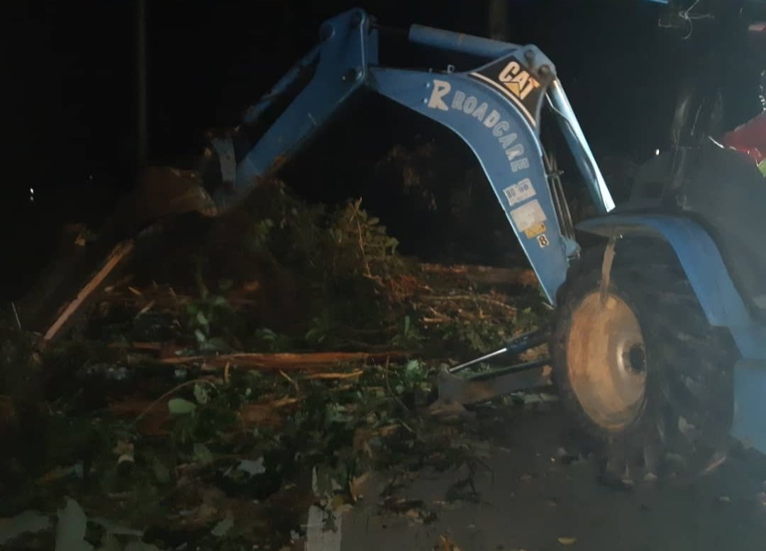 RcBentong's tweet photo. #teamroadcare kerja bersih #pokoktumbang di #FT55-TRANUM - GAP - 40.6
@MOWorks @JKRMalaysia @ZTTCSFJ @Roadcare_HQ @JKR_Raub @JKRPAHANG @Roadcare_Phg https://t.co/CUuu9GokJc