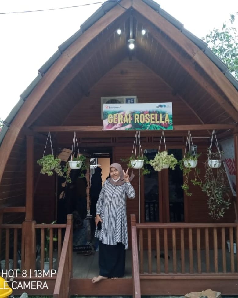 Merty73734082's tweet photo. Rosela https://t.co/P059torzBL