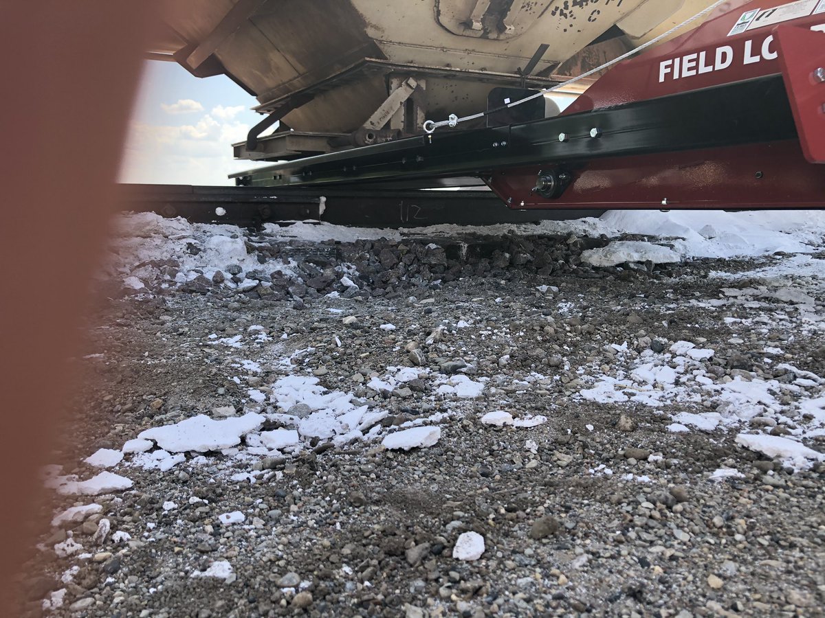 PremiereShort's tweet photo. Got to deliver and run our first 1837Railcar Unloader in ND this afternoon. 4” hopper height! Pretty impressive loading soda ash.  Thank you @NorthStarAg2 &amp; Killoran Trucking. https://t.co/GnB6l7rkw6