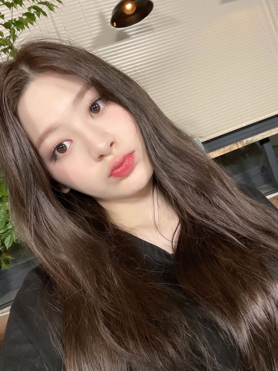 WESTAYCIX's tweet photo. #惨DAHYE : 'Sup world, una en veces debe hacer sacrificios como dejar de escuchar Maluma just so I can #VIBEw1TEAM... y puedo decir que valió completamente la pena, porque ahora jamás olvidaré que en el #1TEAMDAY he descubierto que son mis ADMV. 😳🤚 ¡Muchísima suerte, chiquitos! https://t.co/CvAhmXgspv