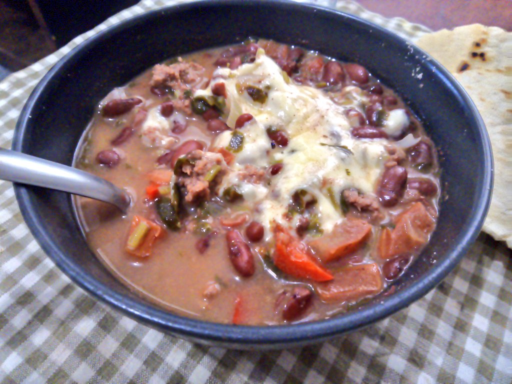 anderelcane's tweet photo. Uds no se casan conmigo por que no han probado mis frijolitos charros con tortillitas caseras y harto chile y por qué ya el sábado conozco a mi #toxicrush 🥰 🐊🤣 el daño 🤦♀️ https://t.co/K9hg39bnc6