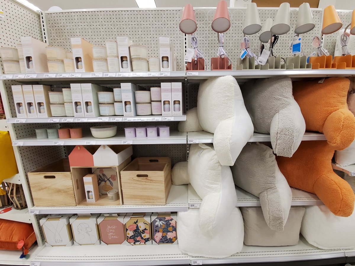 Ashley and I had a 💥Blast💥 setting the BTC Trend Run. We may be a Chain store but we know how to Flex💪 when we are sold down already! Color Story is Amazing! 
🧡🤍💙🖤  🎯T-803 Southside