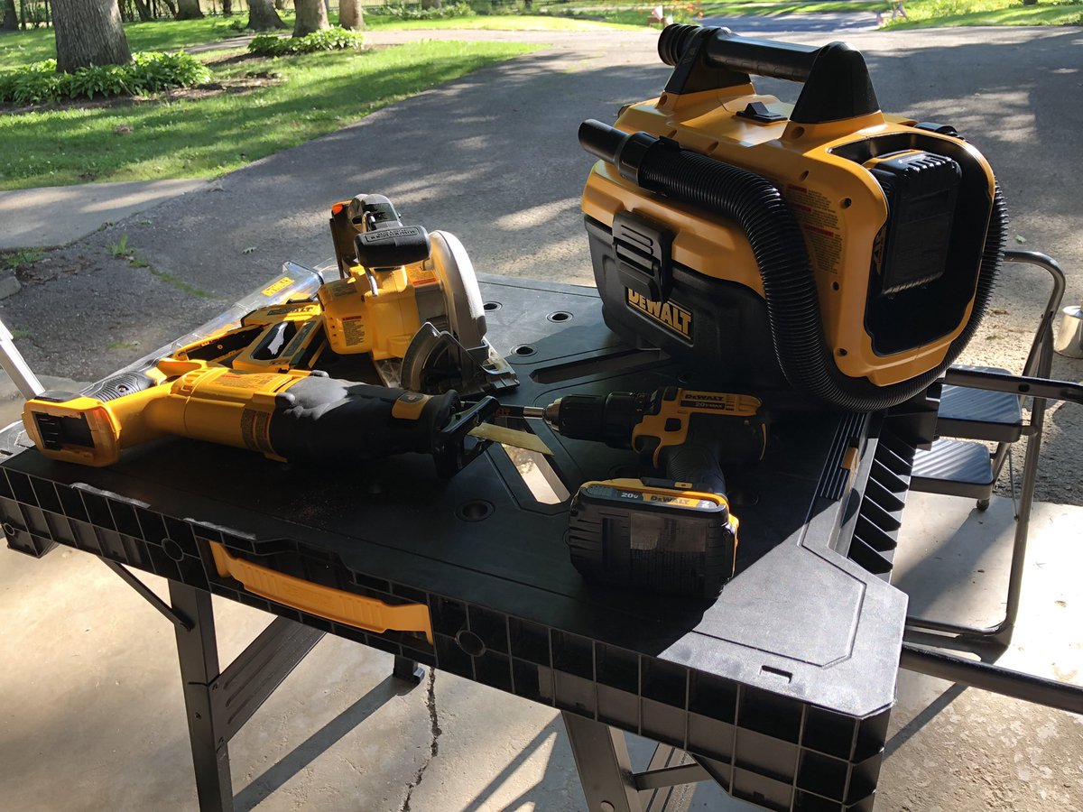 brianm1028's tweet photo. New house? Busted concrete step? No pro - no problem.  #DeWaltItYourself @DEWALTtough https://t.co/tYd0uhN02t