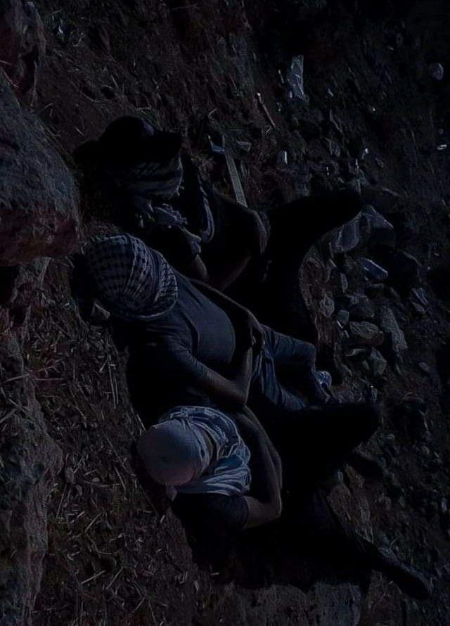 Stefano04449462's tweet photo. I Palestinesi eseguono la guardia notturna difendendo Jabal Jobih a Beita..
#FreePalestine 🇵🇸💪#SaveBeita https://t.co/Fg51QHseKv