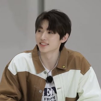 hourly sunghoon tweet media