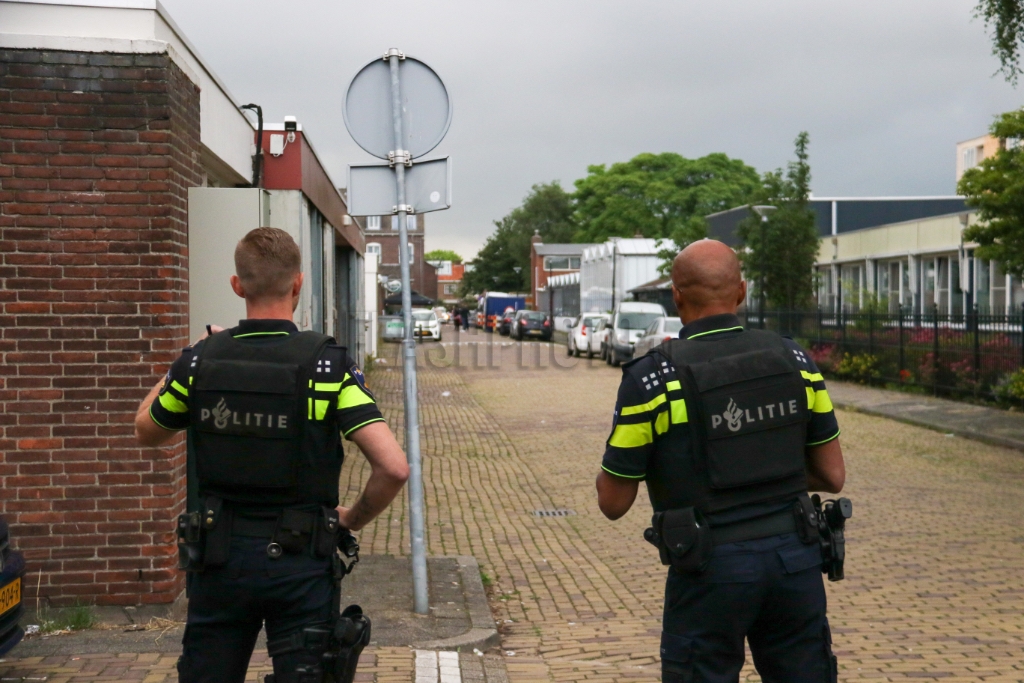 Vlaardingen - Overval alarm, pand omsingeld en heli kijkt mee: ?..