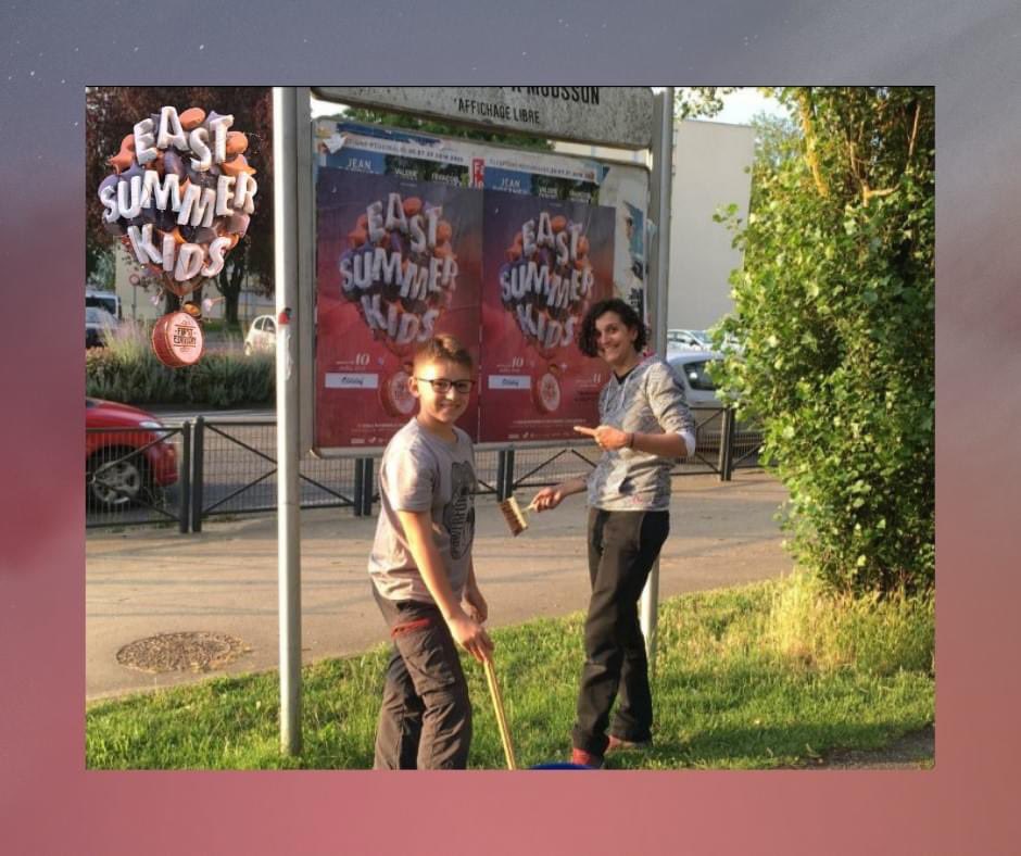 Eastsummerfest's tweet photo. 🤩 𝐀𝐅𝐅𝐈𝐂𝐇𝐀𝐆𝐄 𝐋𝐈𝐁𝐑𝐄 💪

🍡 Ce soir, ça continue avec Roxane, présidente de l'Association, Kitano bénévole hors paire depuis sa plus tendre enfance sur le East Summer Fest et Bob qui conduit et prend les photos 😆. https://t.co/IqiOyh3Ryv