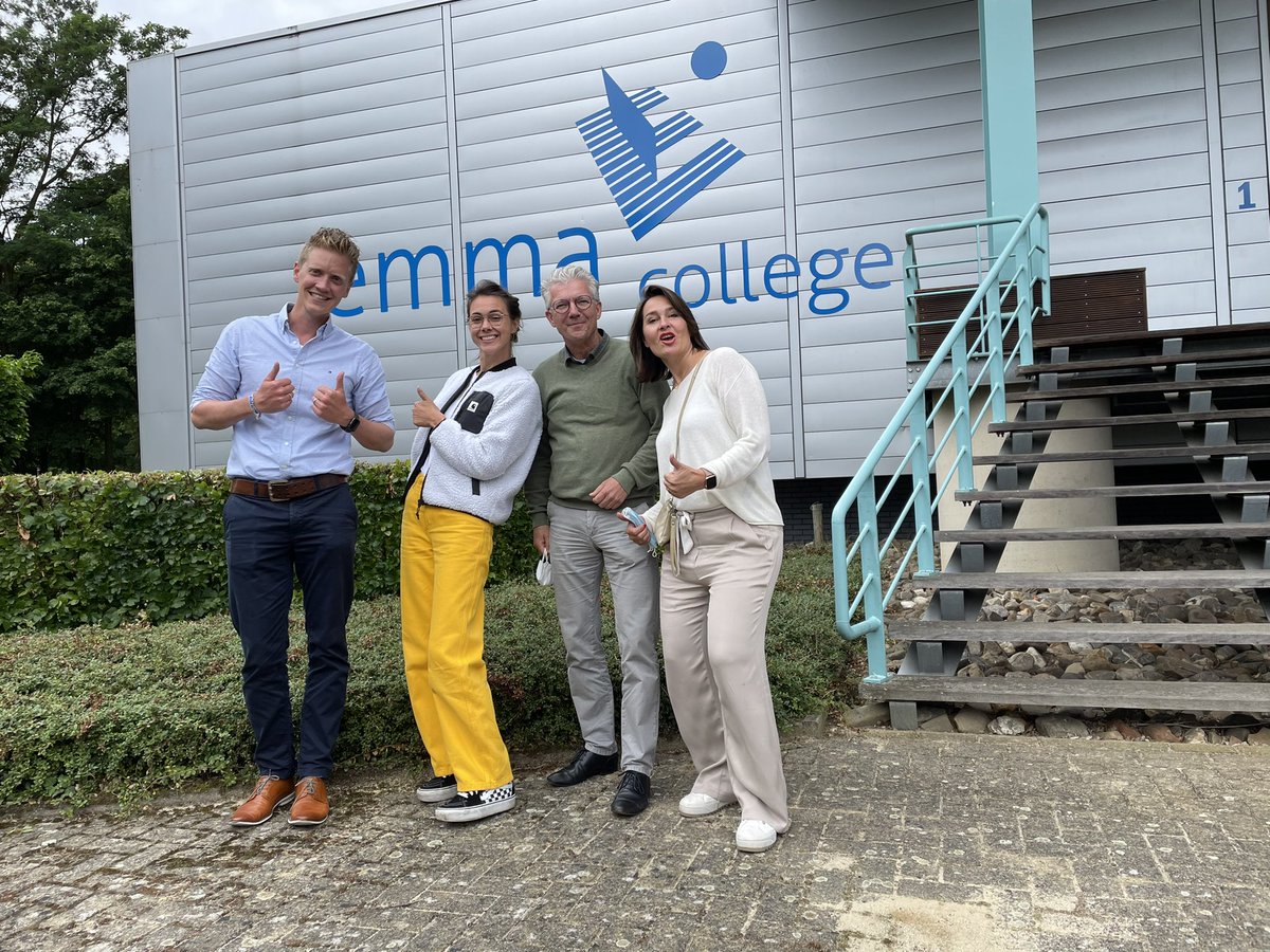 nardkronenberg's tweet image. #wijzijnloopbaangroep vanmiddag met drie collega’s in Heerlen een driedaagse LOB Training afgesloten in Heerlen #loopbaangroep #LOB #zomerkorting  @NSteinbusch @erwineijben @maudgussenhoven