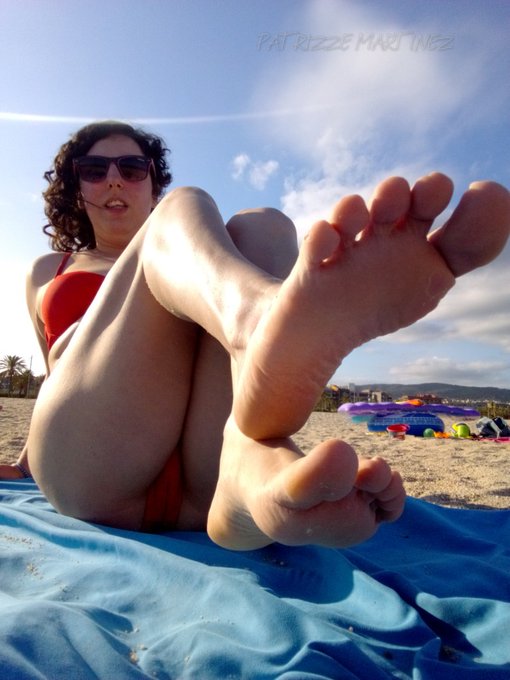 Pies bonitos #beautifulfeet #feet #pies https://t.co/SvzAZtRfy0<a href="/tag/beautifulfeet"class="tags">#beautifulfeet</a><a href="/tag/feet"class="tags">#feet</a><a href="/tag/pies"class="tags">#pies</a>