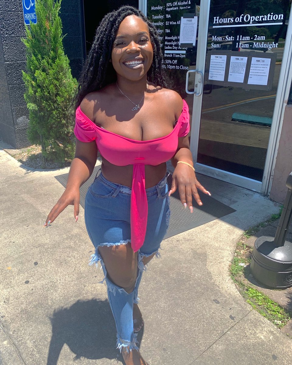 theeothrhxtble_'s tweet image. brunch baby 💕
