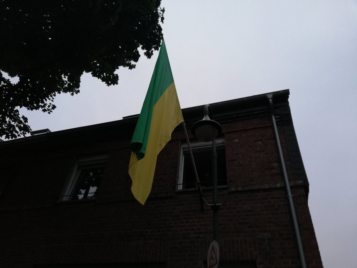 elchfreunde's tweet photo. #IchGlaubeLetzteFackel #StraßenParty #EinfachBock #GehtImmer https://t.co/8T2pxkpcE1
