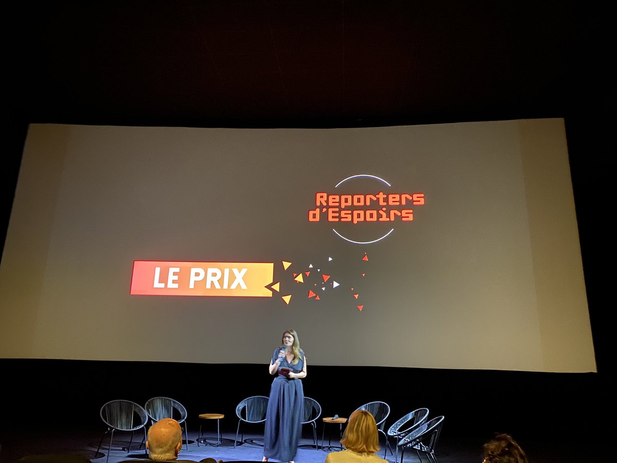 ChristianLeRoux's tweet photo. Remise des prix @reporterdespoir #Francedessolutions @hopnews1 @vivepheromones @m2ilifesciences https://t.co/tvlye7pQgp