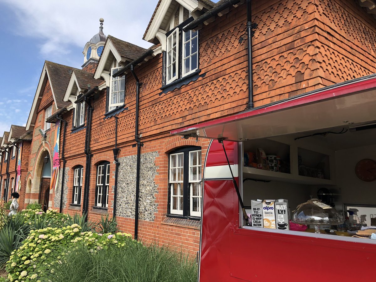 LRcoffeevan's tweet image. We are all set up! See you for coffee in the morning 🤗 
@LiviGosling 
@OpalSeabrook 
@Childwickbury