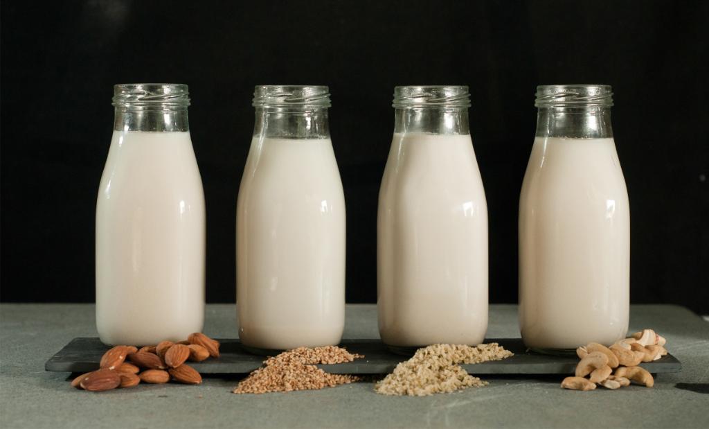 MayoClinic's tweet image. Milk alternatives have become popular, and options and varieties are plentiful. Learn more about when you might consider a milk alternative. mayocl.in/3hOa4f7