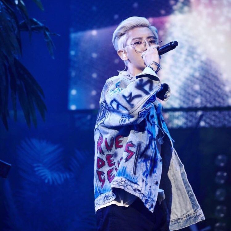 chanyeol pics tweet media
