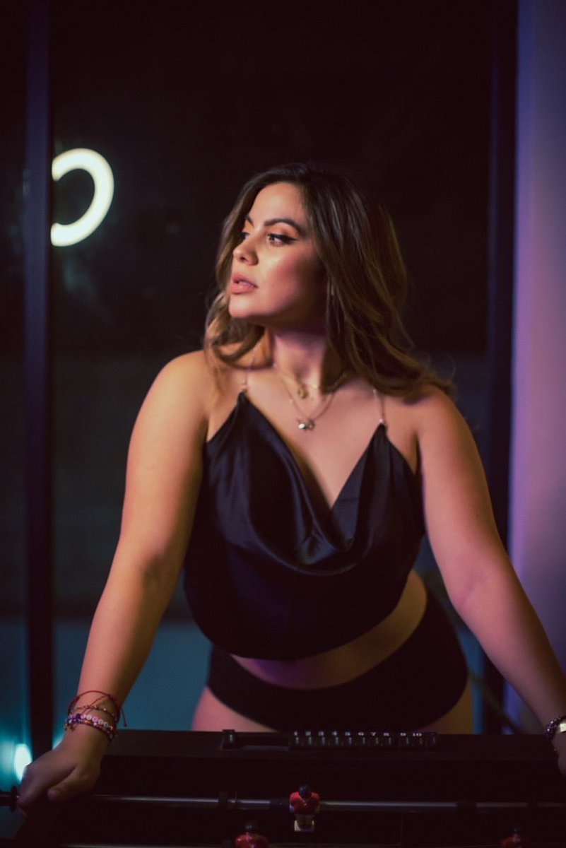 Ana Valero on Twitter: "Si te invito a jugar , vienes ? … 💀🖤…