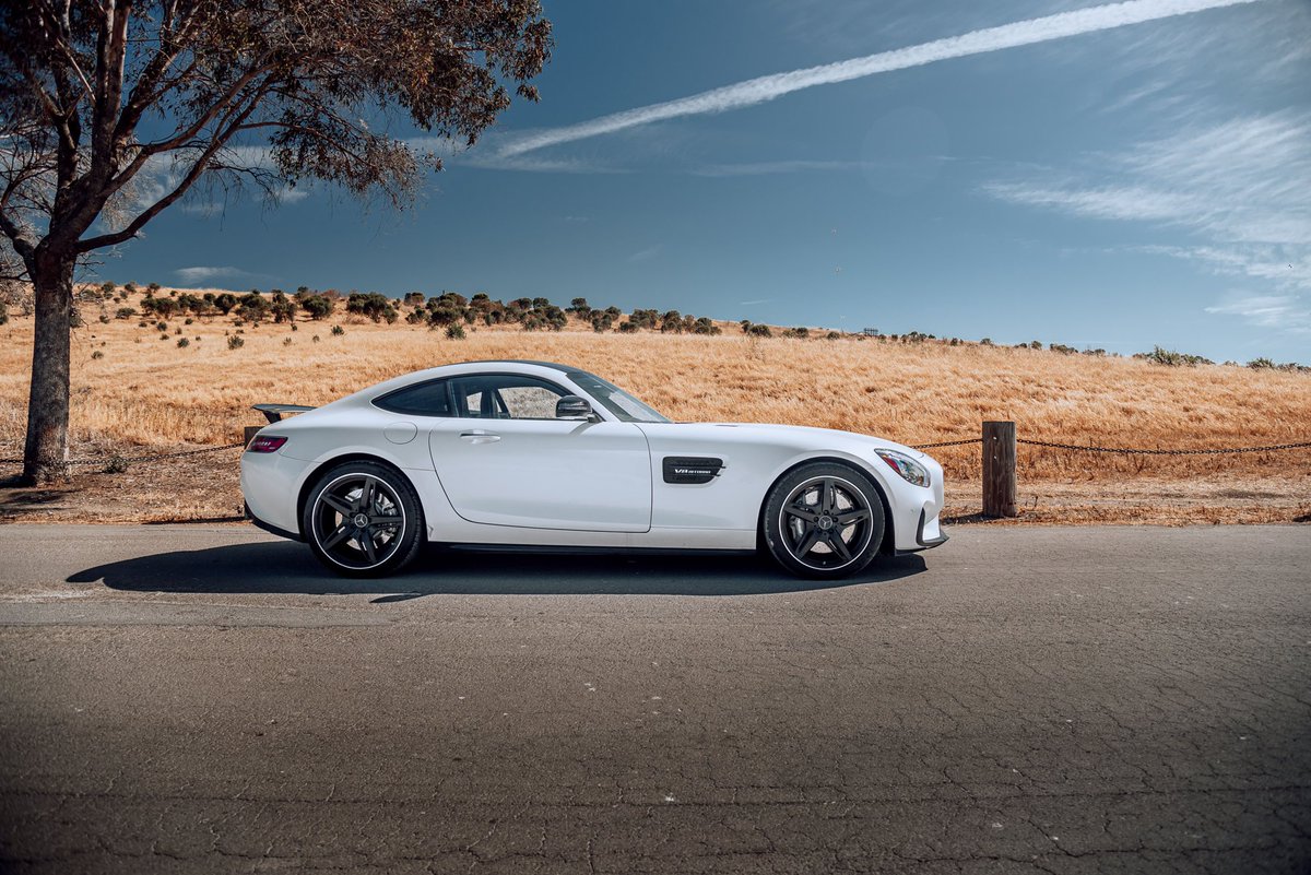 Lairtap's tweet image. Would any of my graphic design friends be able to recreate this F1 livery on my GT? Will obviously pay for your time. Lmk and share w someone you’d think would be interested.