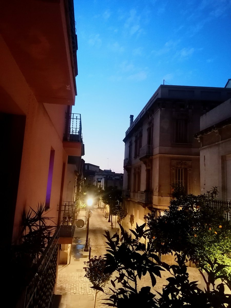 OlgaChuela's tweet photo. quan el poble ens demostra que no és ciutat...💛
#SantAndreu
#peronella https://t.co/3zG4v6fdTv