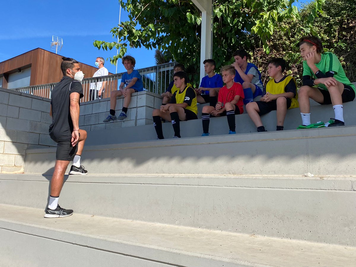 PBSantFeliu's tweet photo. Molts contents de les jornades de portes obertes de la @pbsantfeliu. Seguim treballant per fer créixer el club! 

#SempreAmunt #LaTevaPenya #LaTevaEscola #SantFeliu https://t.co/jKKQyDssbD