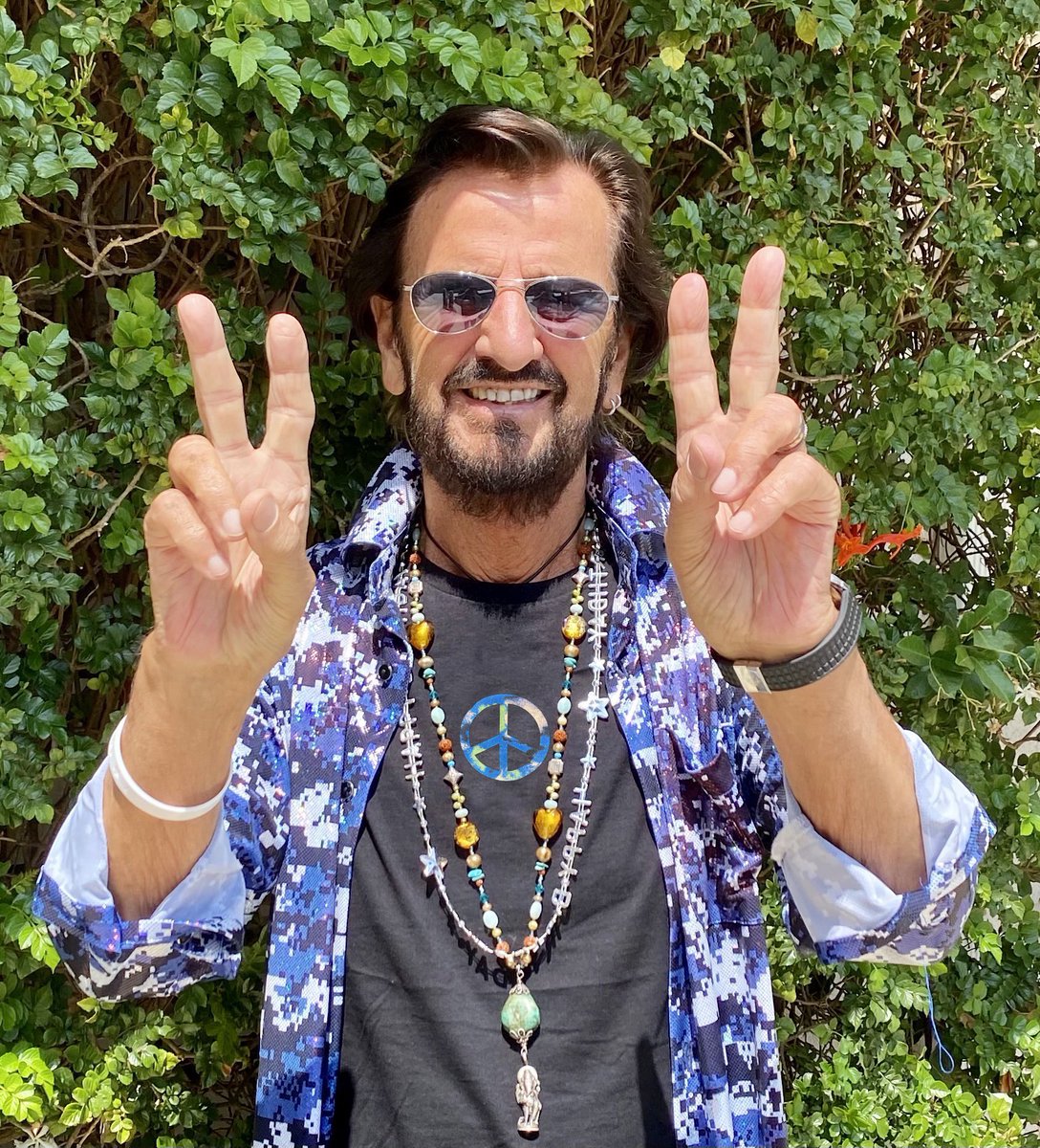 The Beatles On Twitter Paul Mccartney Ringo Starr 2021