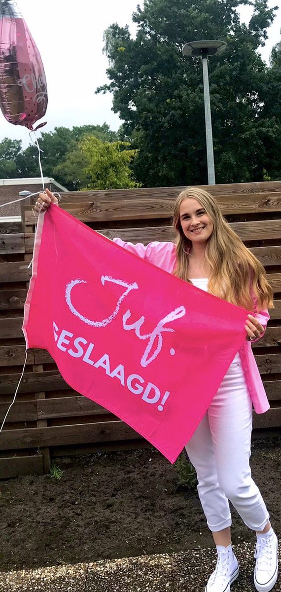 M_Arling's tweet photo. Dochter Mila #geslaagd bij #paboemmen
#trots en #blij
Dank aan @CasuCrista @errobee & @KarelEggen https://t.co/IQm5nP09xl
